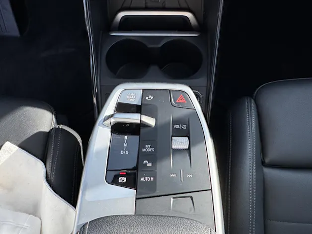 BMW 230e xDrive paddles Active Tourer