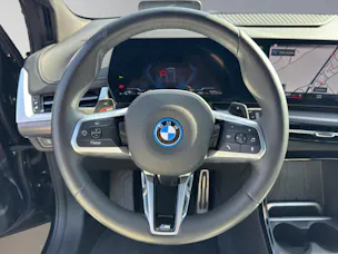 BMW 230e xDrive paddles Active Tourer