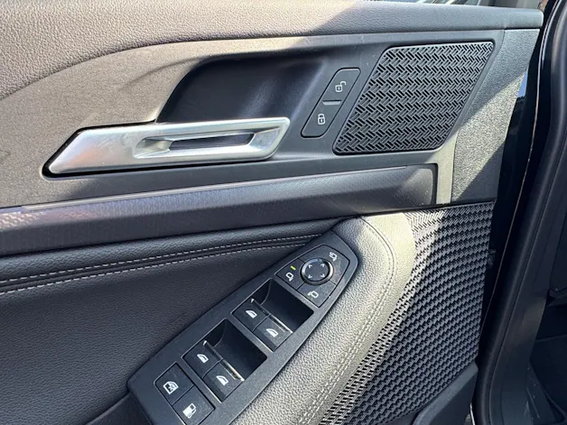 BMW 230e xDrive paddles Active Tourer