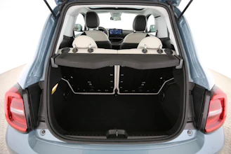 https://vehicle.imgix.net/4246653/12da8c53-5cab-4c4a-beec-7deea22edb31.jpg
