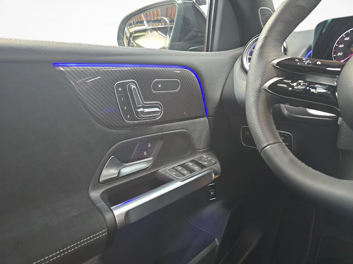 Fahrzeugbild MERCEDES-BENZ GLB 220