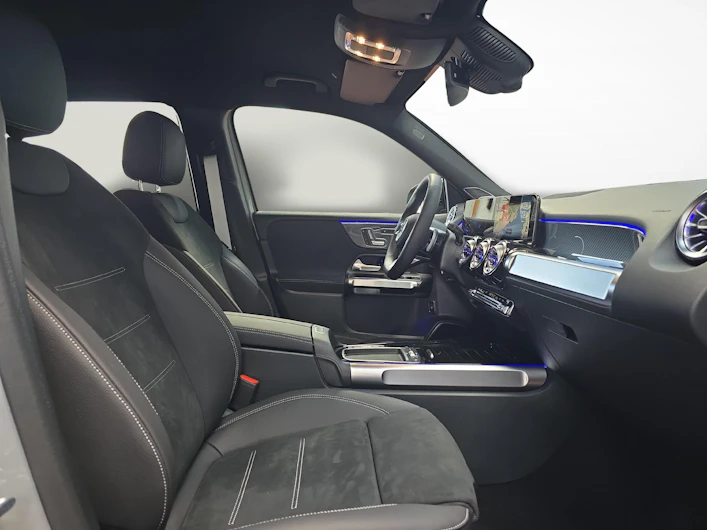 Fahrzeugbild MERCEDES-BENZ GLB 220