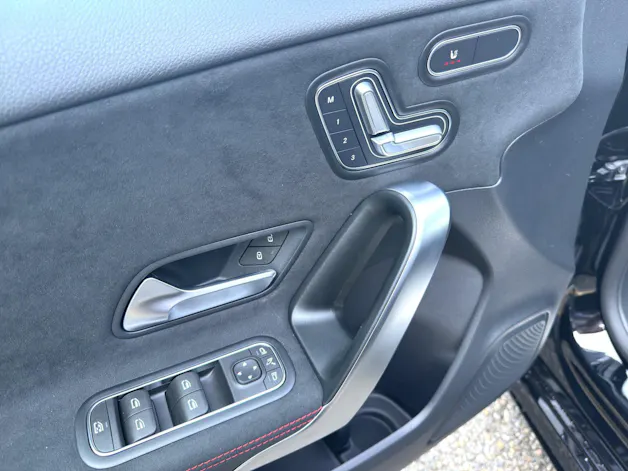 Mercedes-Benz A 220 d AMG Line