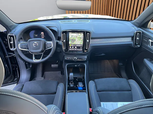 Volvo EX40 Twin Black Edition AWD