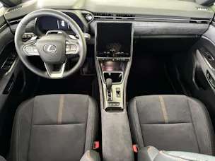 Lexus LBX 1.5 Hybrid Cool AWD