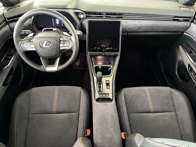 Lexus LBX 1.5 Hybrid Cool AWD