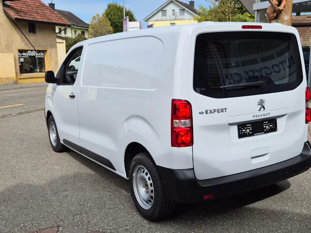 Peugeot e-Expert 50KWh Long Helvetia (431)