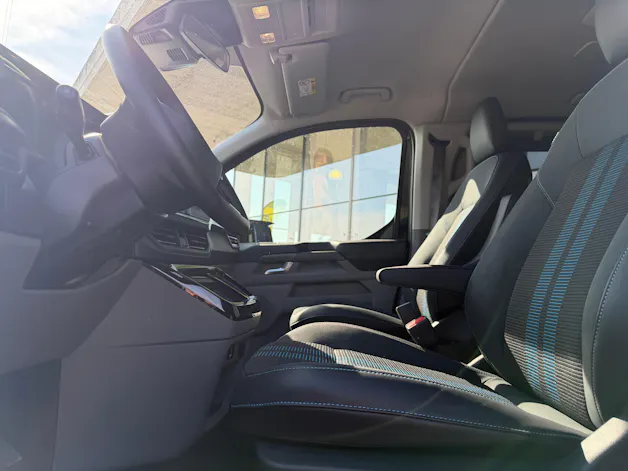 Ford Tourneo Bus 320 L1H1 Sport Automat