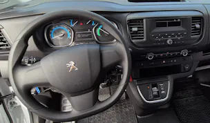 Peugeot e-Expert 50 KWh Standard Helvetia (437)
