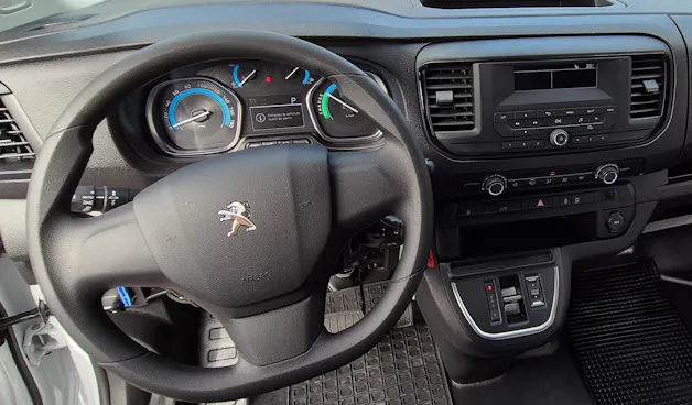 Peugeot e-Expert 50 KWh Standard Helvetia (437)