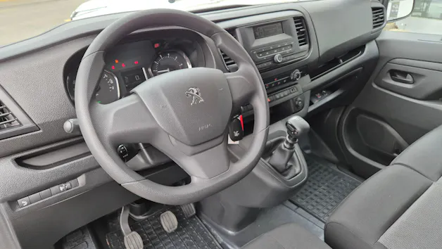Peugeot e-Expert 50 KWh Standard Helvetia (437)