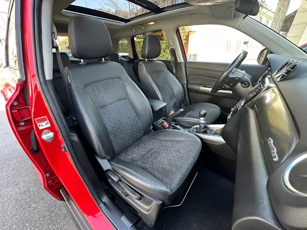 Suzuki Vitara 1.4T Compact + Hybrid