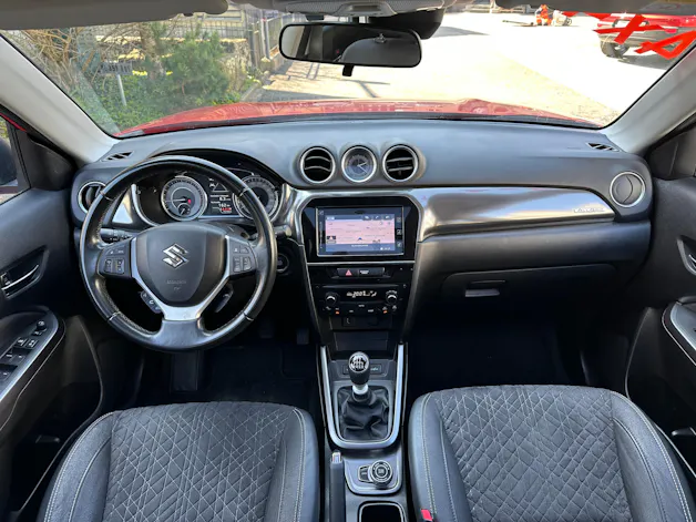 Suzuki Vitara 1.4T Compact + Hybrid