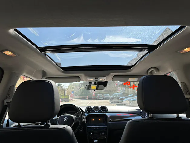Suzuki Vitara 1.4T Compact + Hybrid