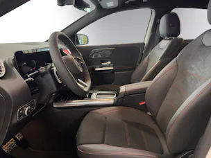 Mercedes-Benz GLA 220 4Matic 8G-DCT