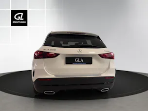 Mercedes-Benz GLA 220 4Matic 8G-DCT