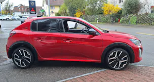 Peugeot 208 MHEV GT Helvetia (408)