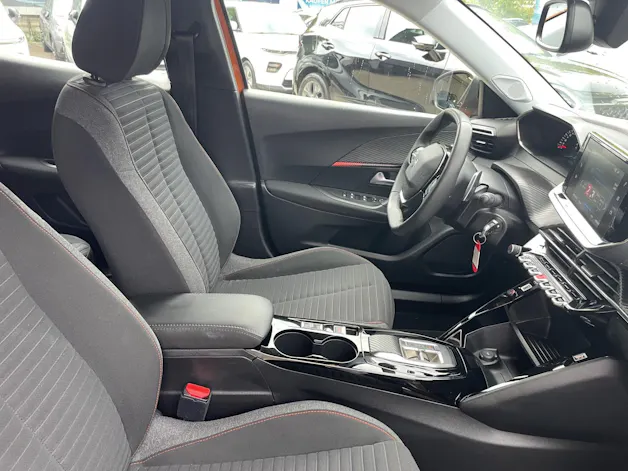 Peugeot 2008 1.2 PT Act.Pack EAT8
