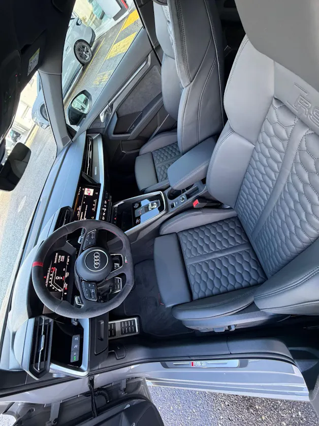 Audi RS3 Limousine 2.5 TSI quattro S-tronic