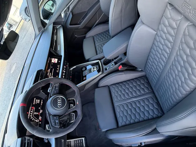 Audi RS3 Limousine 2.5 TSI quattro S-tronic