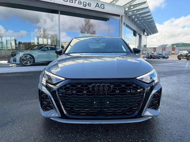 Audi RS3 Limousine 2.5 TSI quattro S-tronic