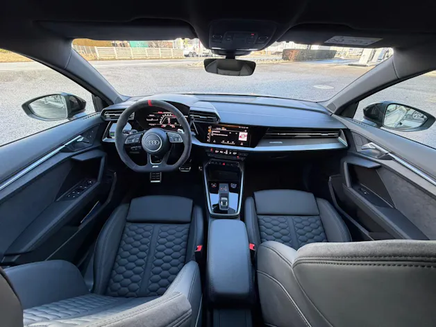 Audi RS3 Limousine 2.5 TSI quattro S-tronic
