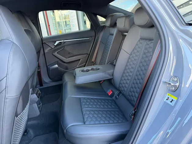 Audi RS3 Limousine 2.5 TSI quattro S-tronic