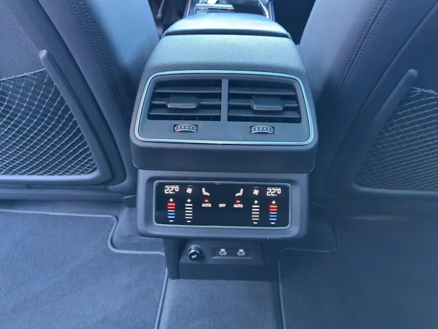 Audi e-tron 55 S Line Black Edition quattro