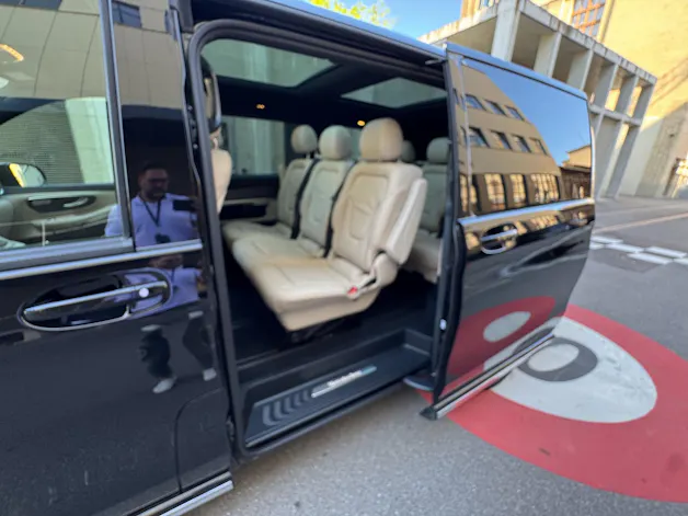 Mercedes-Benz V 300 d lang Avantgarde 4 Matic