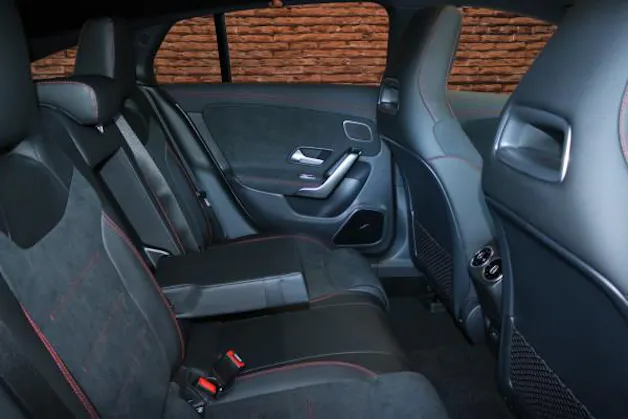 Mercedes-Benz CLA SB 250 AMG Line 4M 7G