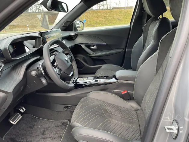 Peugeot 2008 1.2 Hybrid 145 GT