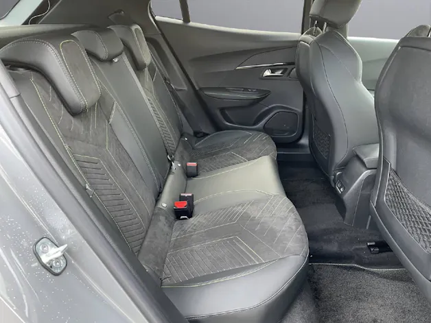 Peugeot 2008 1.2 Hybrid 145 GT