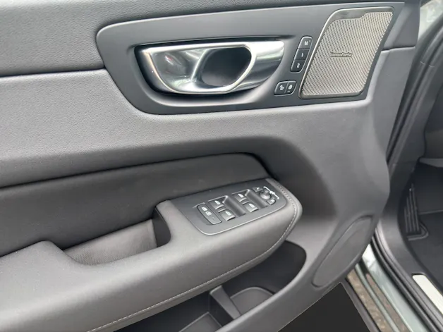 Volvo XC60 2.0 T6 TE Plus Dark eAWD