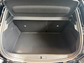 https://vehicle.imgix.net/4247575/329c8795-b118-46b8-8434-7a31e1bbb416.jpg