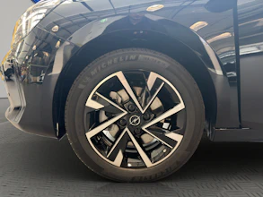 https://vehicle.imgix.net/4247575/7c0a3688-a53e-4c7d-b2a8-499c363a3f19.jpg
