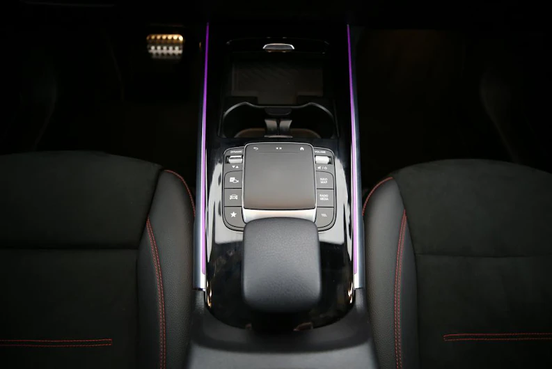 image du véhicule MERCEDES-BENZ GLB 250