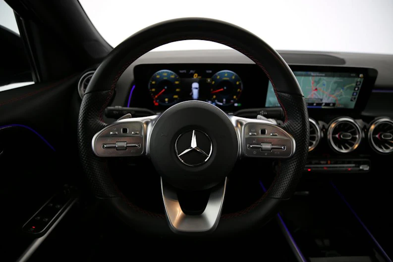 image du véhicule MERCEDES-BENZ GLB 250