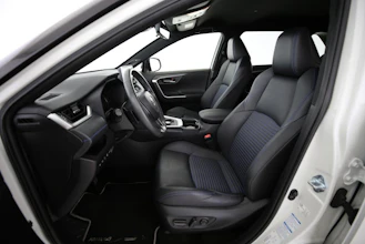 https://vehicle.imgix.net/4247620/6aea9ee8-0992-40a1-8db7-2824a2e31a7c.jpg