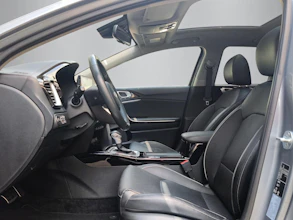 https://vehicle.imgix.net/4247633/e64e3348-36be-498d-86b6-5fc12798c5bc.jpg
