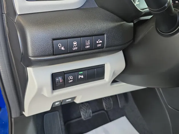 Suzuki Swift 1.2 Sakura Top Hybrid 4x4