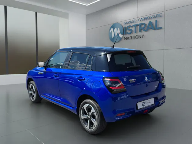 Suzuki Swift 1.2 Sakura Top Hybrid 4x4
