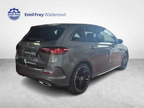 https://vehicle.imgix.net/4247656/172b5816-62dd-412b-9fda-d349f96cc29e.jpg