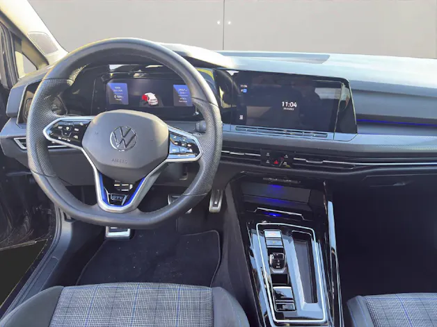 VW Golf VIII 1.4 TSI PHEV GTE DSG .