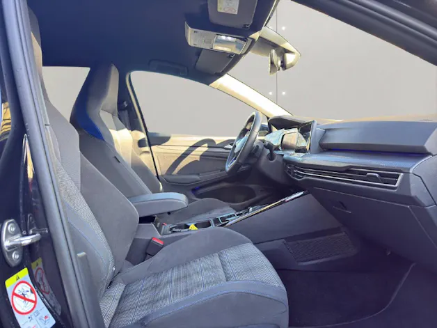 VW Golf VIII 1.4 TSI PHEV GTE DSG .