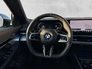 BMW 520d M Sport Touring xDrive G61 (CH) AHK ** Action de Leasing à 1.9% ** 📍