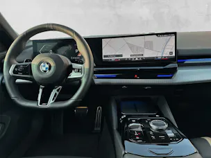 BMW 520d M Sport Touring xDrive G61 (CH) AHK ** Action de Leasing à 1.9% ** 📍
