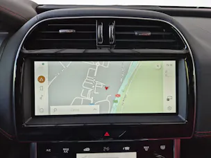 Jaguar XE 2.0 T 300 Sport AWD - Gancio traino elettrico & Ruote invernali inclusi