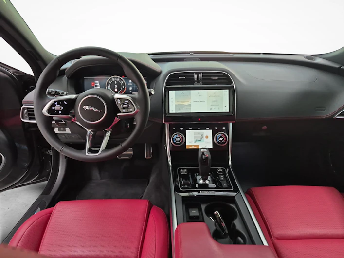 immagine del veicolo JAGUAR XE