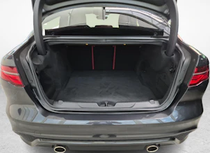 immagine del veicolo JAGUAR XE 2.0 T 300 Sport AWD - Gancio traino elettrico & Ruote invernali inclusi