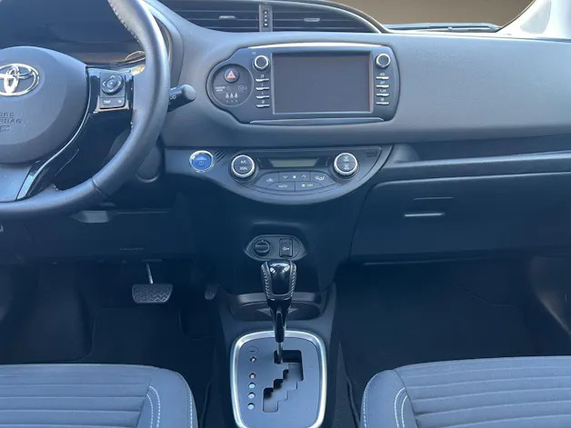 Toyota Yaris 1.5 VVT-i HSD Comfort